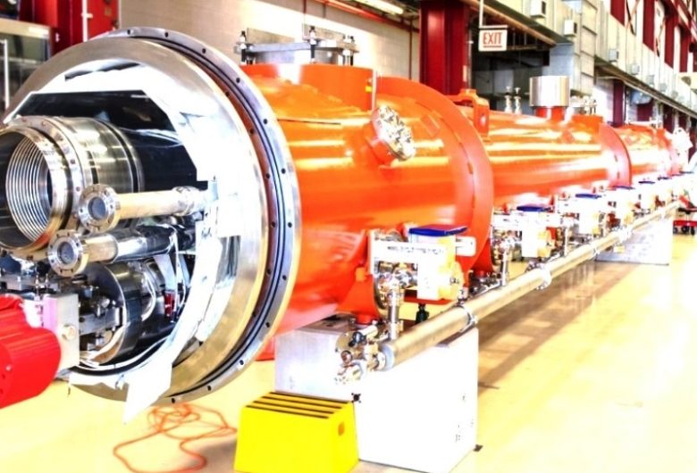 Бывший гендир Intel Гелсингер обратился к ускорителям частиц в поисках нового способа производства чипов