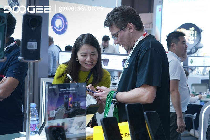 Doogee представила тонкие смартфоны с проекторами и другие новинки на выставке Global Sources в Гонконге