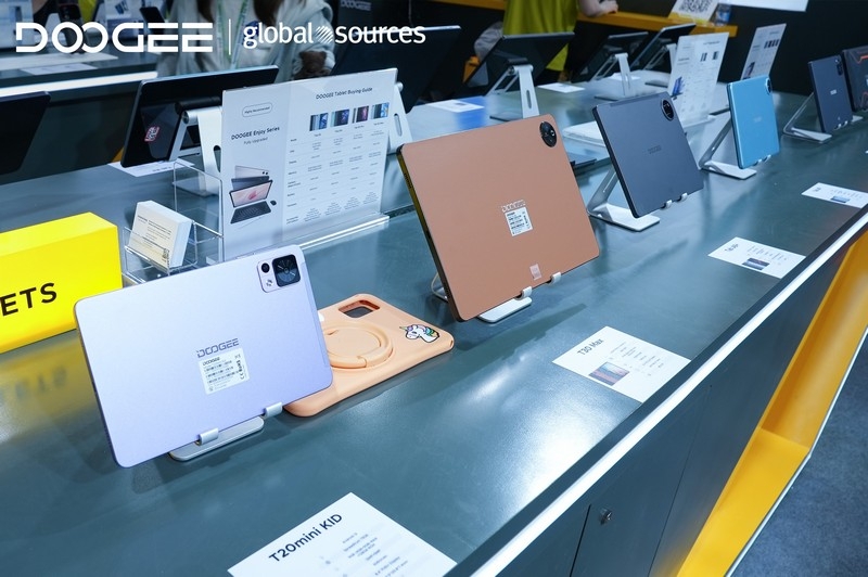 Doogee представила тонкие смартфоны с проекторами и другие новинки на выставке Global Sources в Гонконге