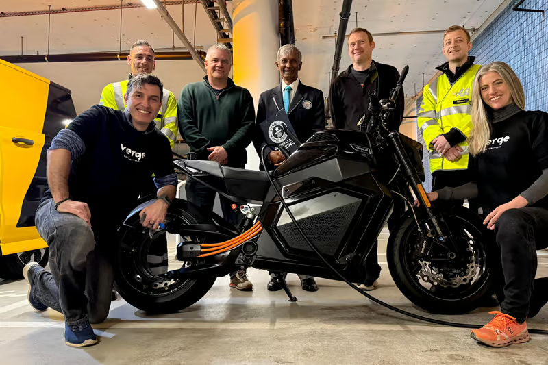 В Книгу рекордов Гиннесса попал электромотоцикл с самым большим пробегом на одном заряде