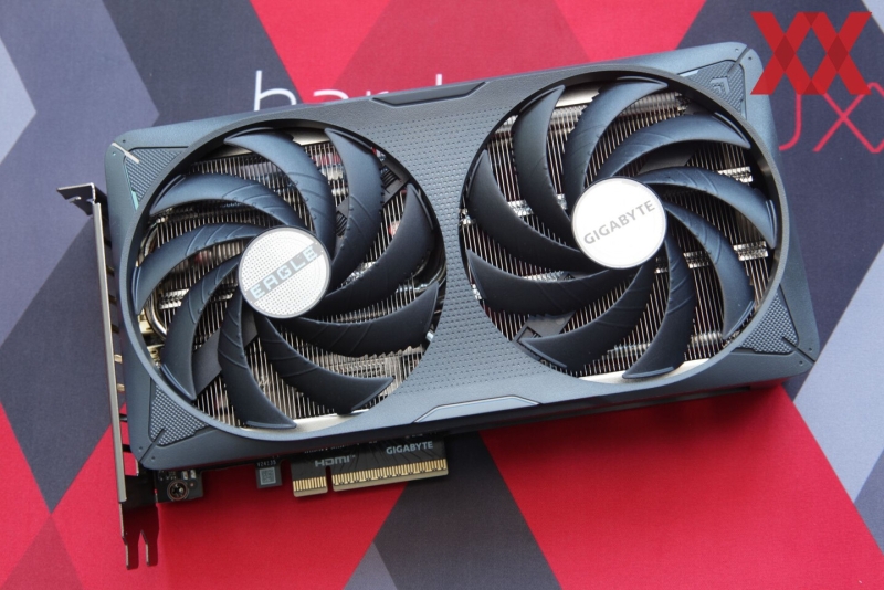 Внутри одной из версий GeForce RTX 5060 Ti обнаружилась абсурдно маленькая печатная плата