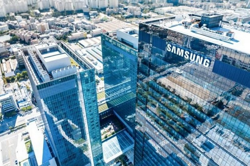 В ответ на пошлины Samsung сделает акцент на дорогие продукты, но Трамп думает, что компания построит в США «огромные заводы»