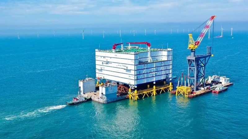 В Китае посреди моря поставили крупнейший в мире HVDC-инвертор для ветроэнергетики &mdash; высотой с 7-этажное здание и массой 25 тыс. тонн