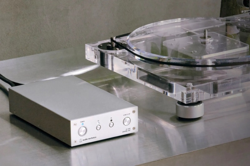 Audio-Technica представила полностью прозрачный виниловый проигрыватель за $2000