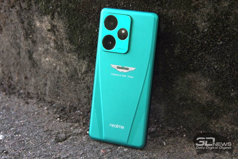 Первый взгляд на смартфон realme GT 7 Dream Edition: заряженный гонщик