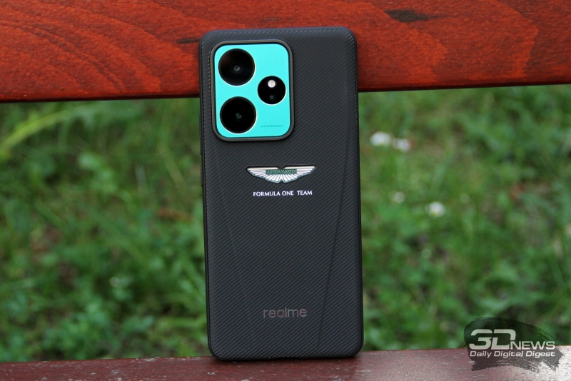 Первый взгляд на смартфон realme GT 7 Dream Edition: заряженный гонщик